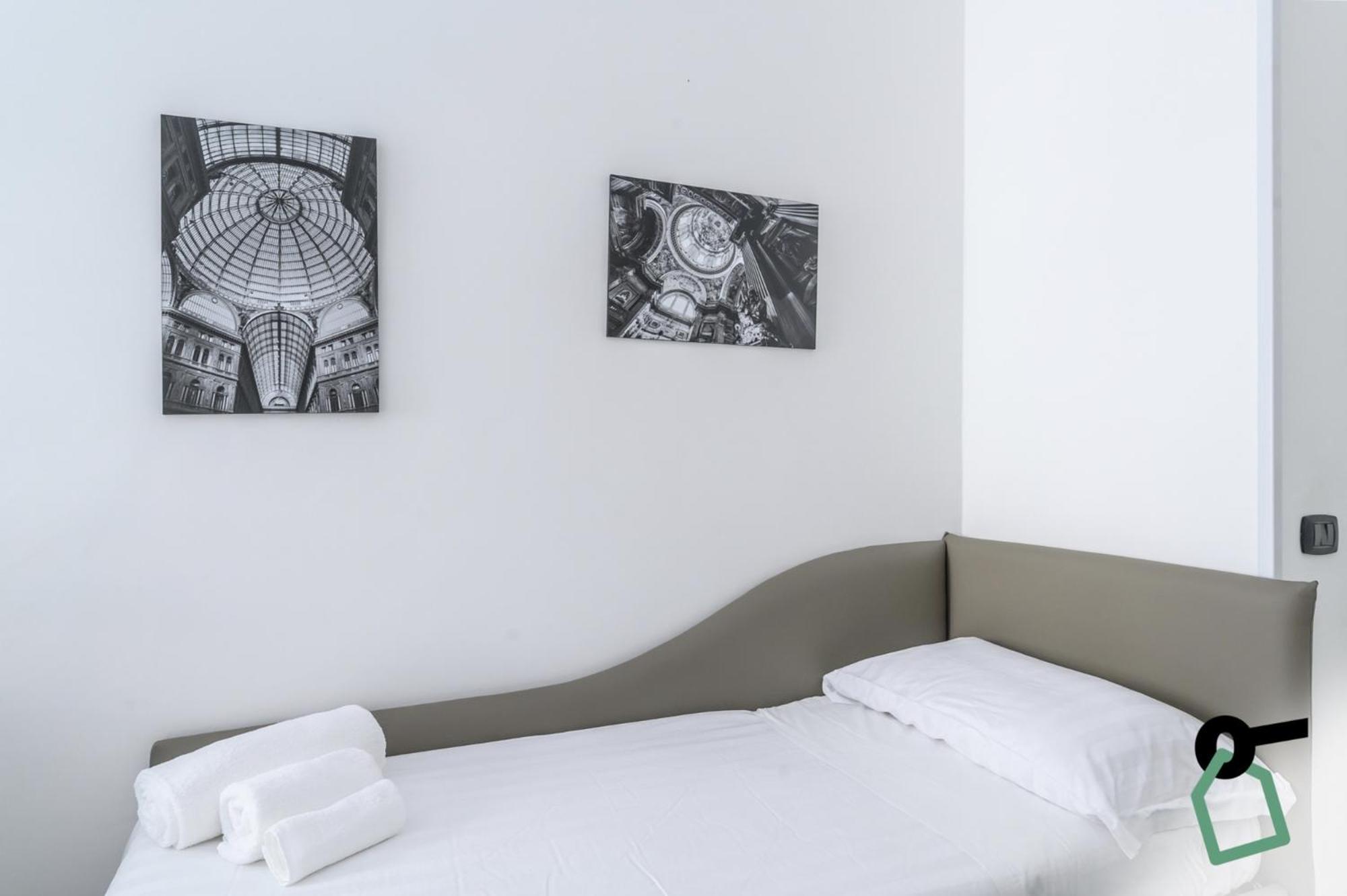 Hotiday Room Collection - Napoli Sant'Arcangelo Екстериор снимка